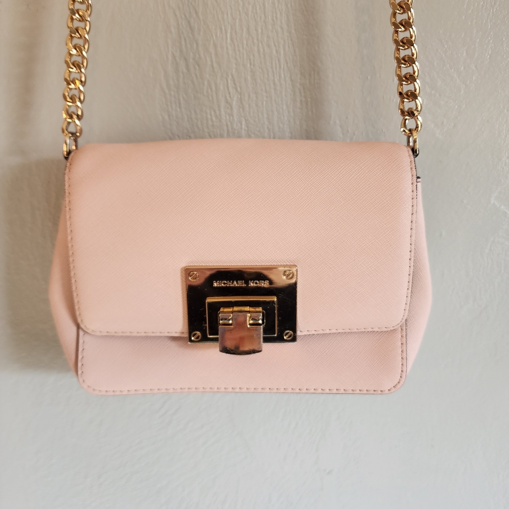 Michael Kors Tina Crossbody In A Soft Powder Pink - Picture 2 of 12
